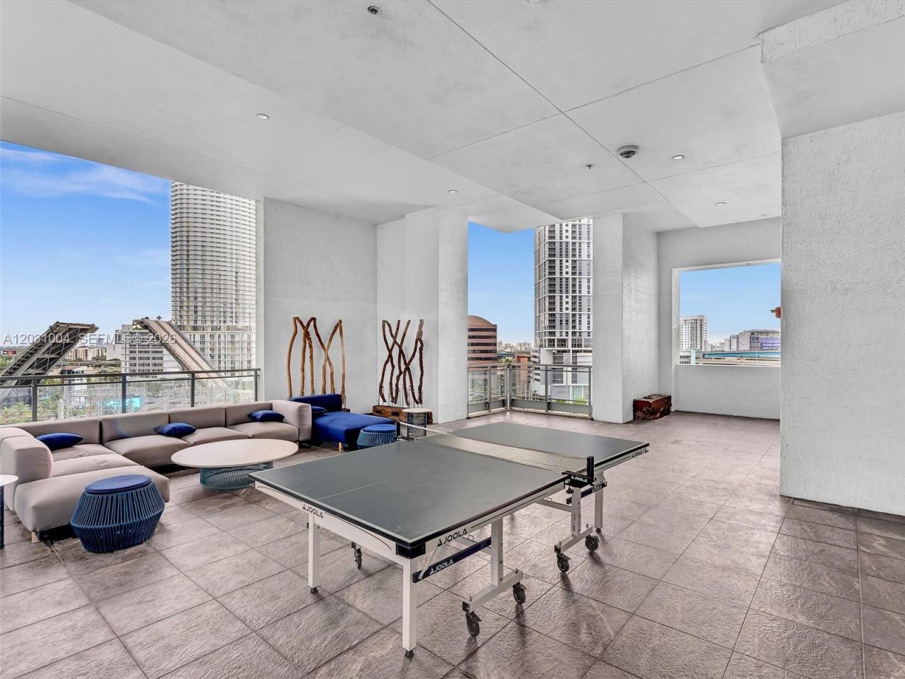 90 SW 3rd St , Unit 2013, Miami, FL 33130 Photo