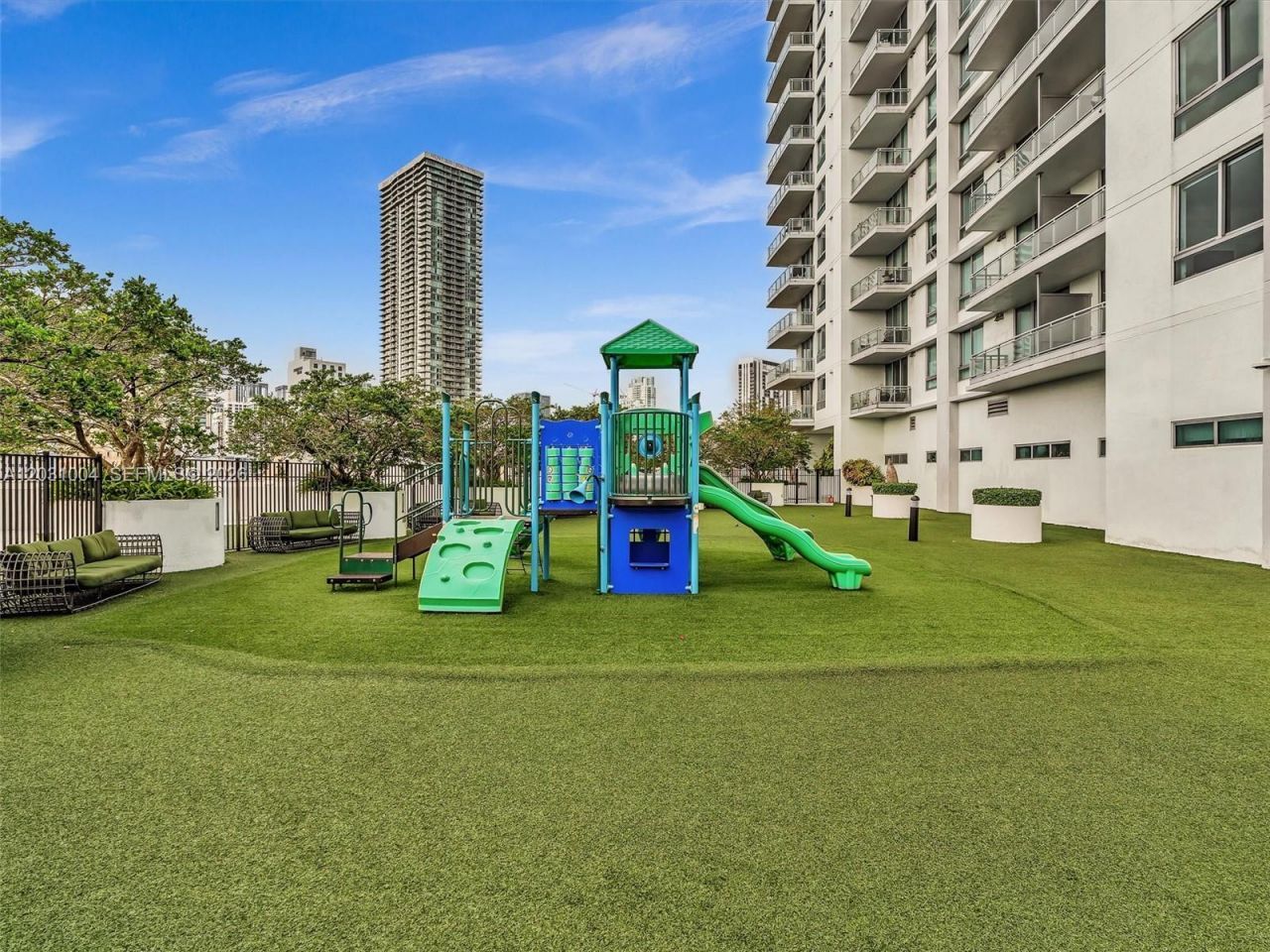 90 SW 3rd St , Unit 2013, Miami, FL 33130 Photo