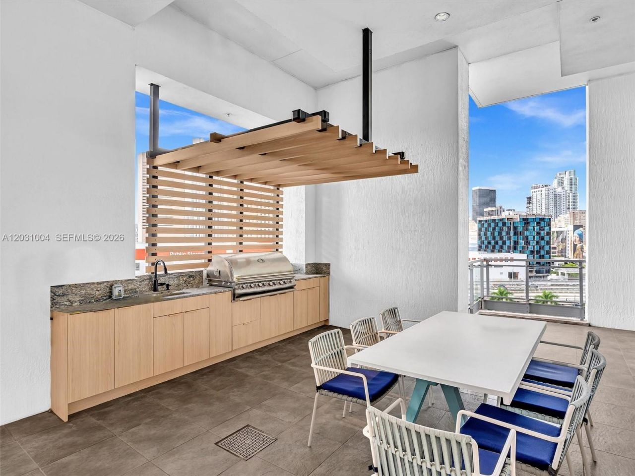 90 SW 3rd St , Unit 2013, Miami, FL 33130 Photo