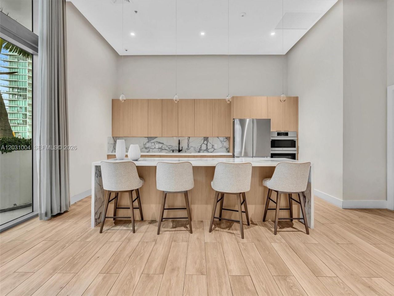 90 SW 3rd St , Unit 2013, Miami, FL 33130 Photo