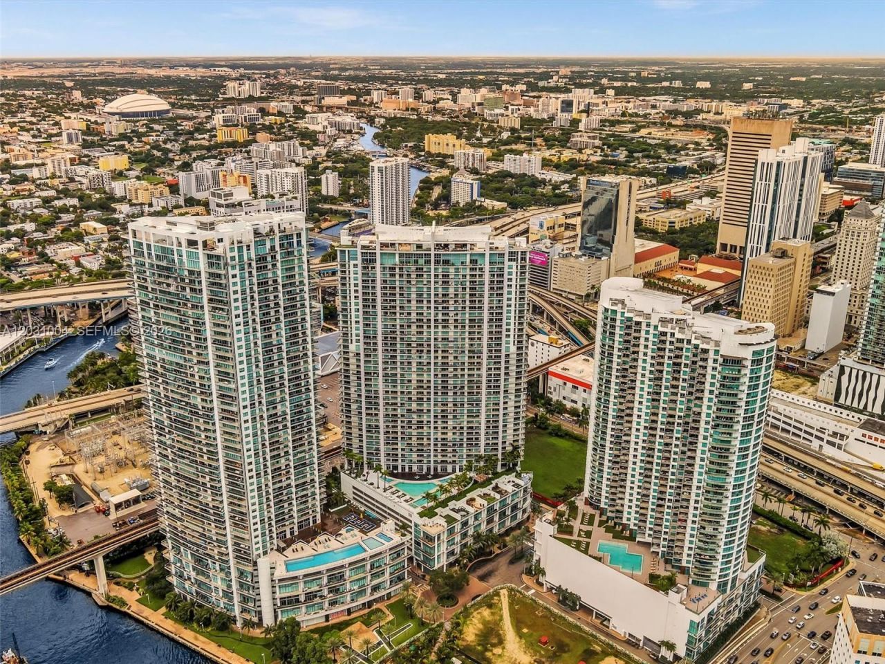 90 SW 3rd St , Unit 2013, Miami, FL 33130 Photo