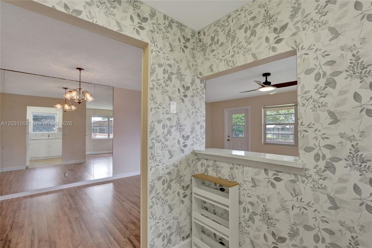 47 Camden , Unit B, West Palm Beach, FL 33417 Photo