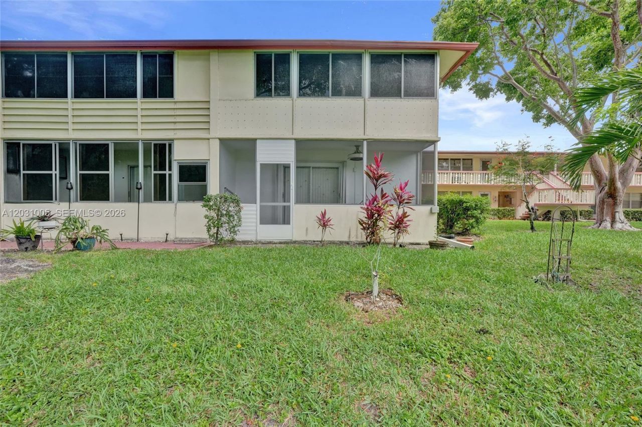47 Camden , Unit B, West Palm Beach, FL 33417 Photo