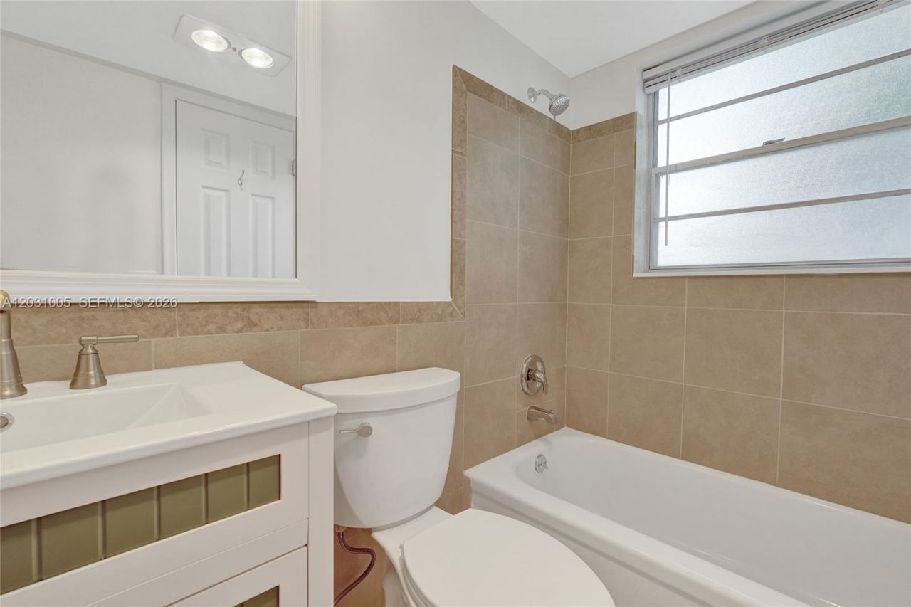 47 Camden , Unit B, West Palm Beach, FL 33417 Photo