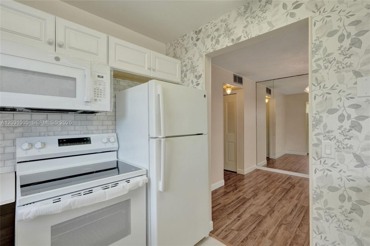 47 Camden , Unit B, West Palm Beach, FL 33417 Photo