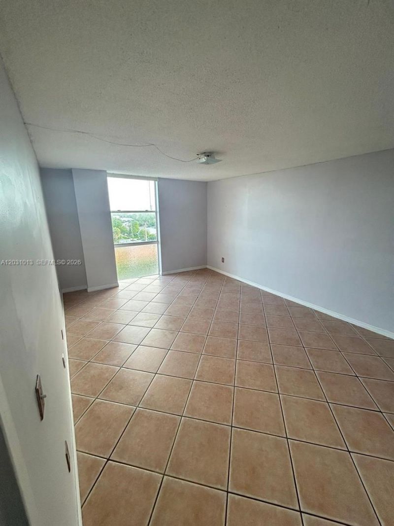 2350 NE 135th St , Unit 706, North Miami, FL 33181 Photo