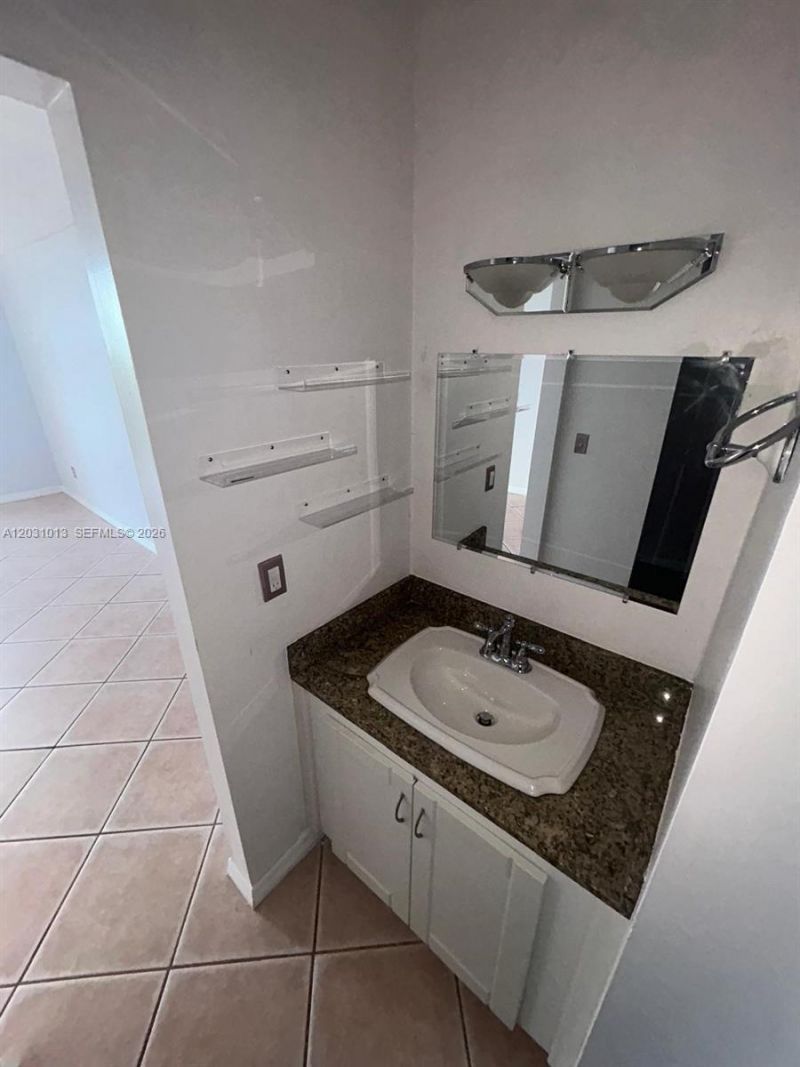 2350 NE 135th St , Unit 706, North Miami, FL 33181 Photo