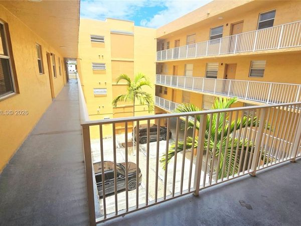 2441 SW 31st Ave, Unit 207, Miami, FL 33145
