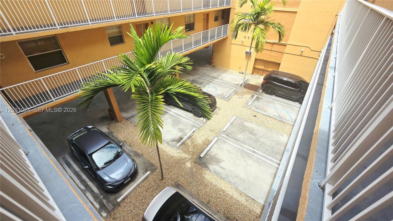2441 SW 31st Ave, Unit 207, Miami, FL 33145 Photo
