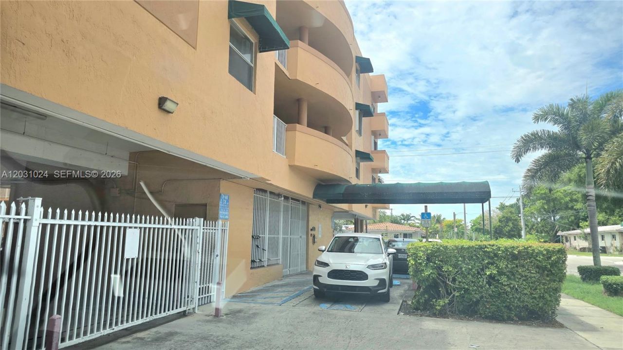 2441 SW 31st Ave, Unit 207, Miami, FL 33145 Photo