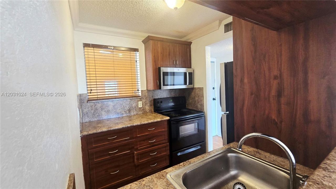 2441 SW 31st Ave, Unit 207, Miami, FL 33145 Photo