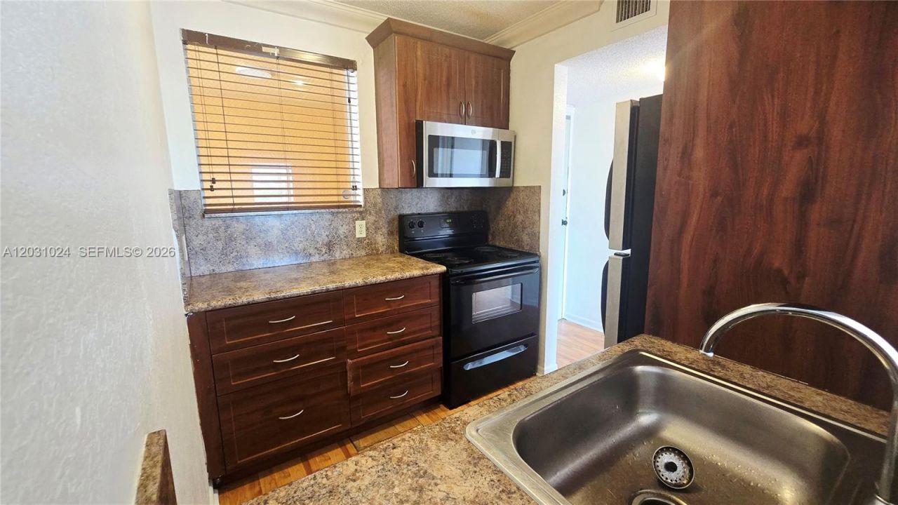 2441 SW 31st Ave, Unit 207, Miami, FL 33145 Photo