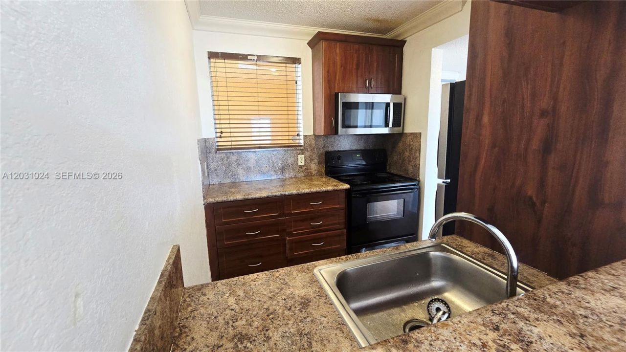 2441 SW 31st Ave, Unit 207, Miami, FL 33145 Photo