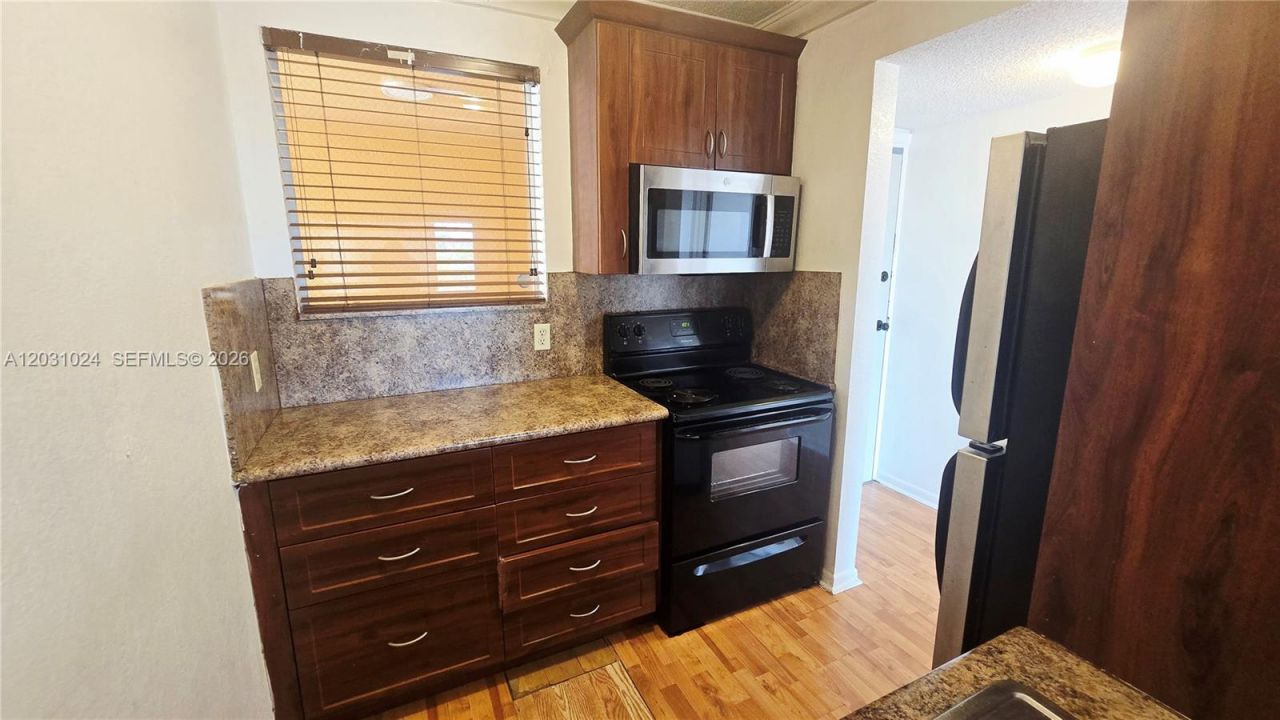 2441 SW 31st Ave, Unit 207, Miami, FL 33145 Photo