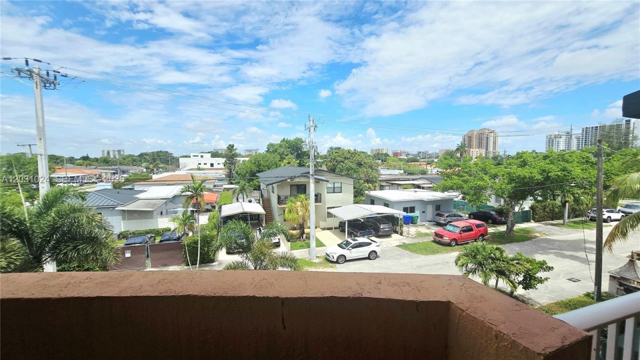 2441 SW 31st Ave, Unit 207, Miami, FL 33145 Photo