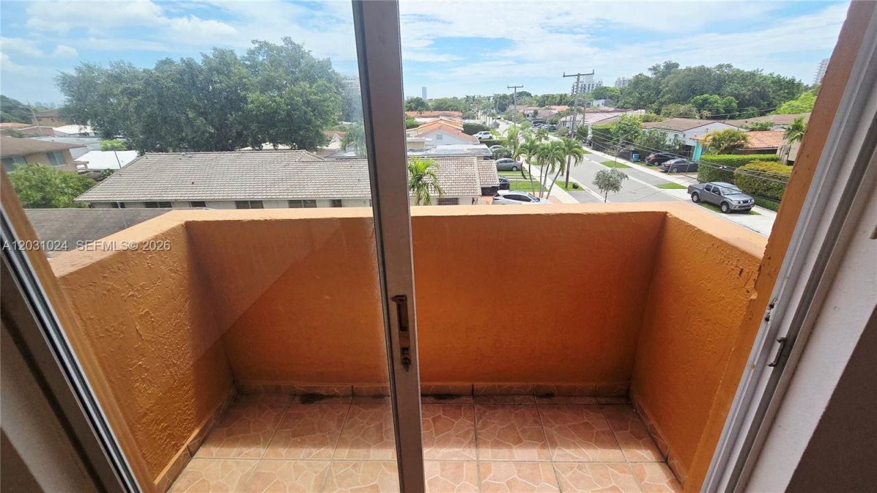 2441 SW 31st Ave, Unit 207, Miami, FL 33145 Photo