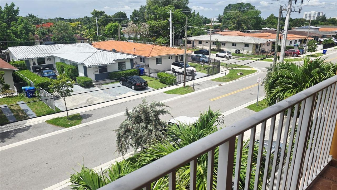 2441 SW 31st Ave, Unit 207, Miami, FL 33145 Photo