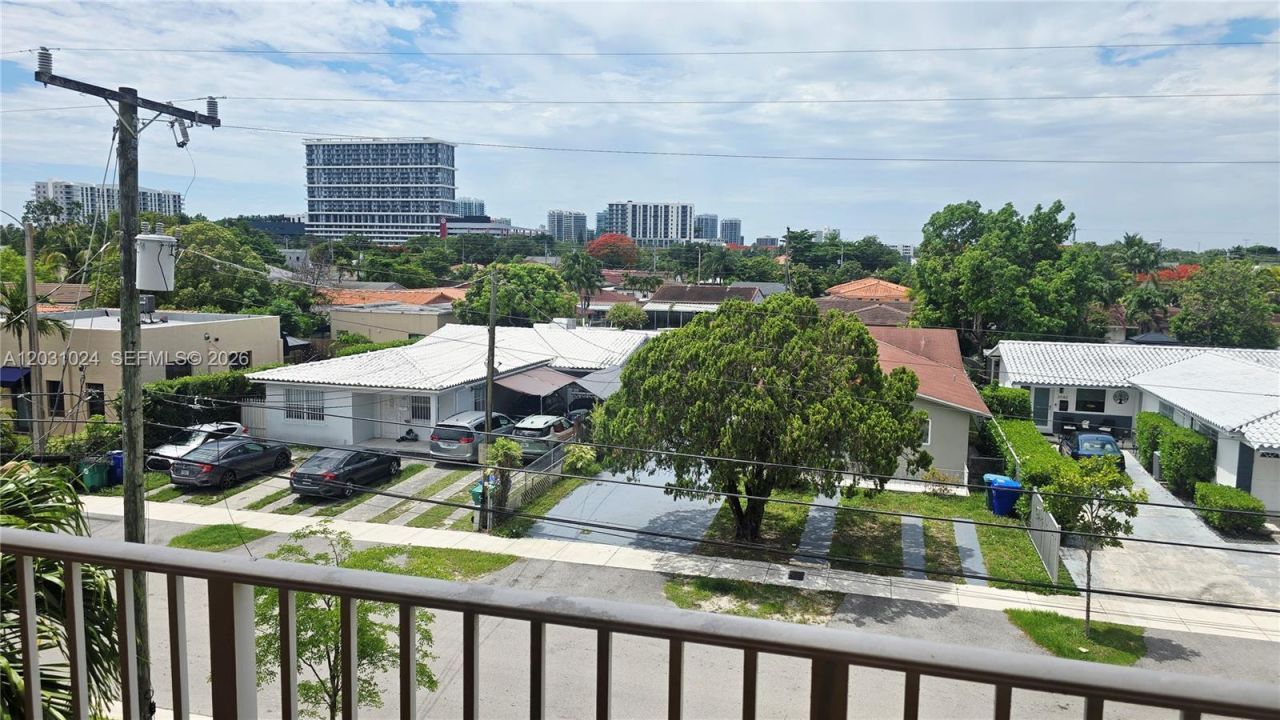 2441 SW 31st Ave, Unit 207, Miami, FL 33145 Photo