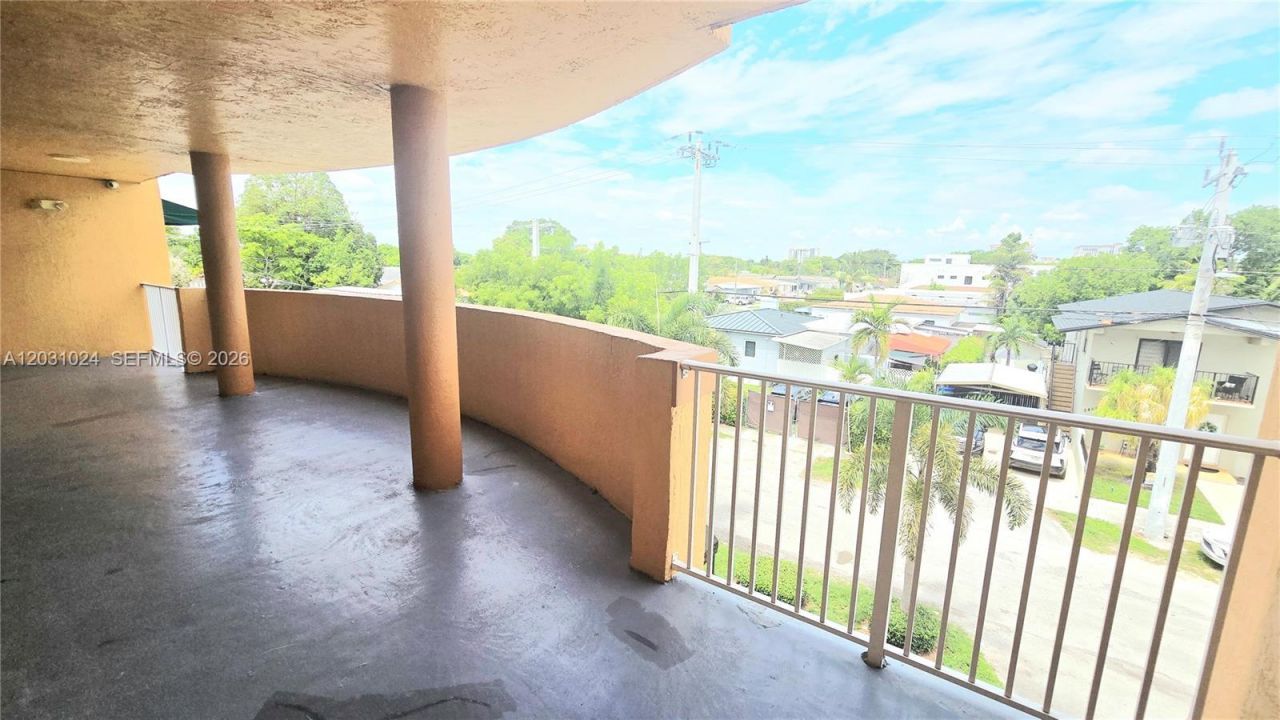2441 SW 31st Ave, Unit 207, Miami, FL 33145 Photo