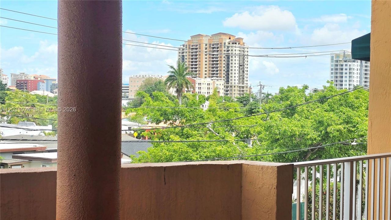 2441 SW 31st Ave, Unit 207, Miami, FL 33145 Photo