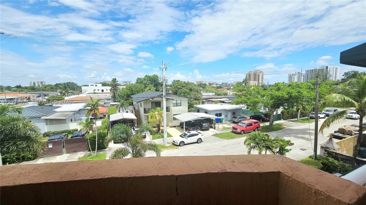 2441 SW 31st Ave, Unit 207, Miami, FL 33145 Photo