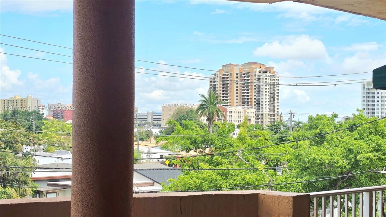 2441 SW 31st Ave, Unit 207, Miami, FL 33145 Photo