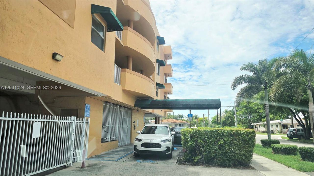 2441 SW 31st Ave, Unit 207, Miami, FL 33145 Photo