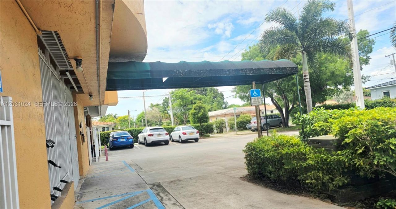 2441 SW 31st Ave, Unit 207, Miami, FL 33145 Photo