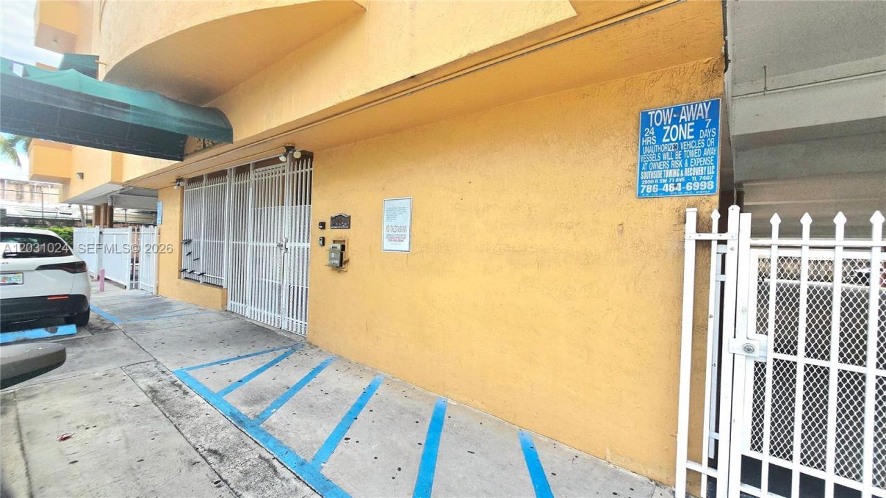2441 SW 31st Ave, Unit 207, Miami, FL 33145 Photo