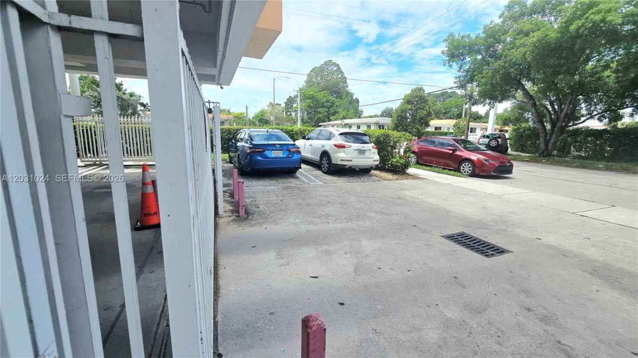 2441 SW 31st Ave, Unit 207, Miami, FL 33145 Photo