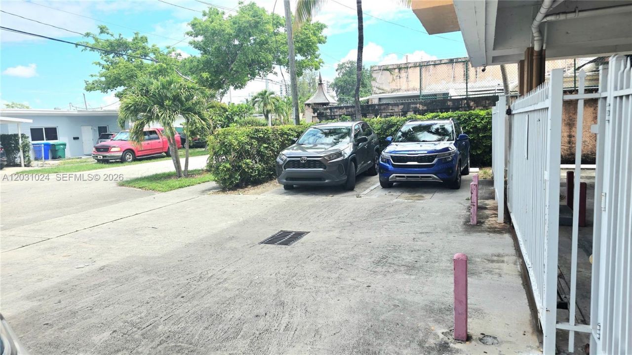 2441 SW 31st Ave, Unit 207, Miami, FL 33145 Photo