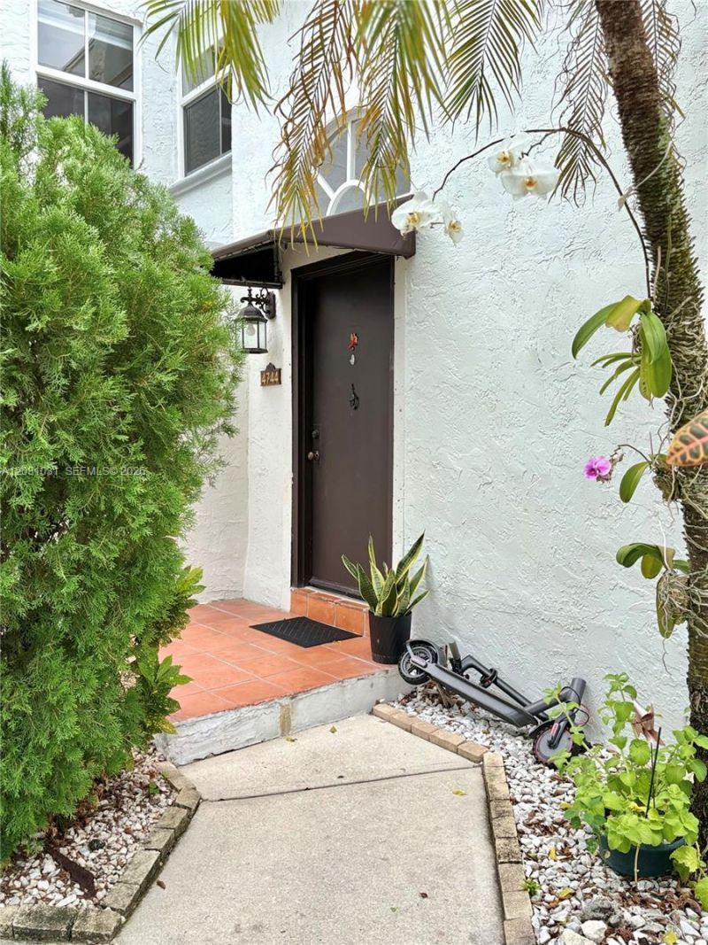 4744 NW 97th Pl , Unit 226, Doral, FL 33178 Photo