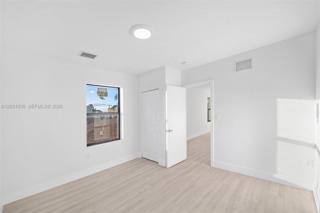 1721 SW 13th St , Unit 4, Miami, FL 33145 Photo