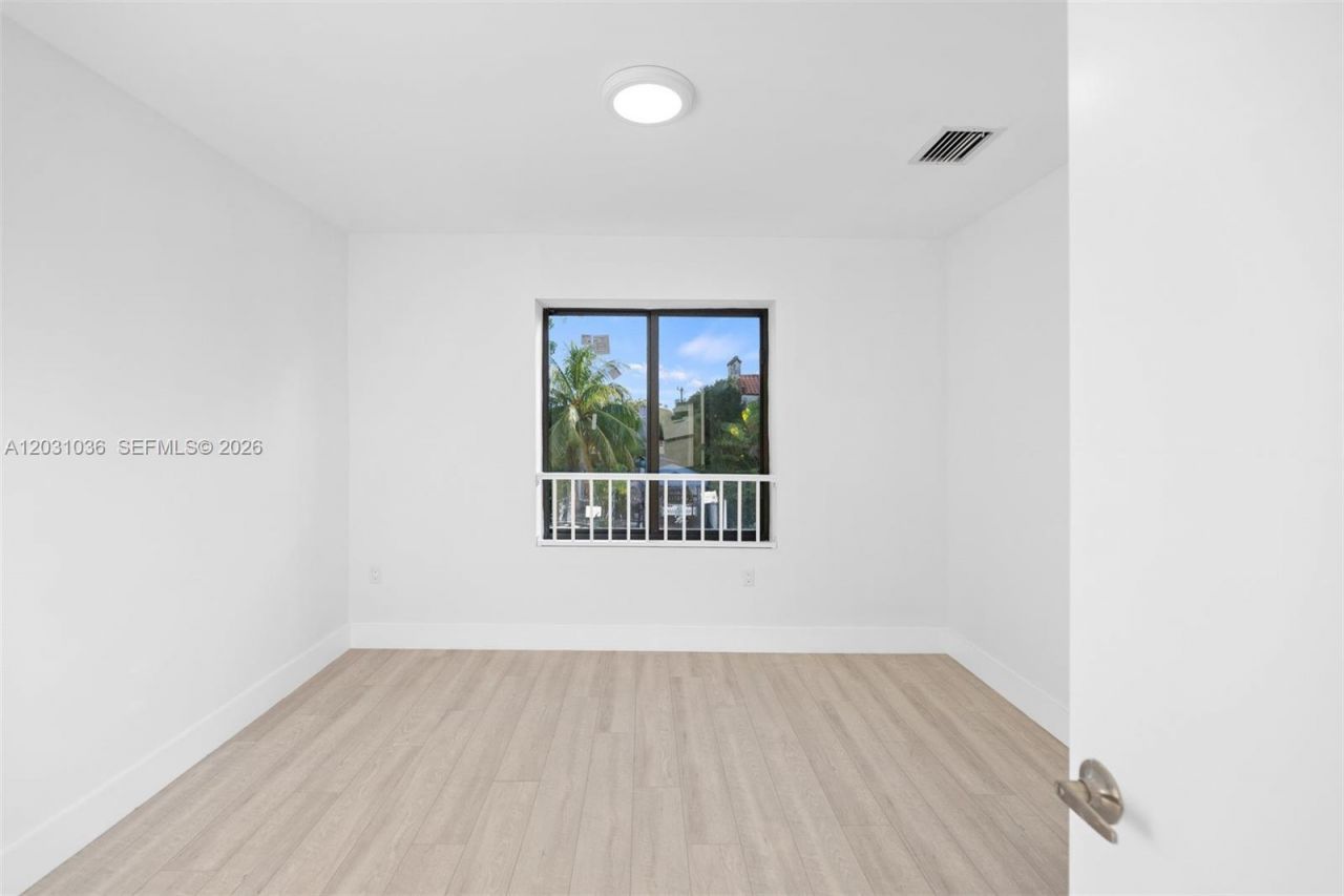 1721 SW 13th St , Unit 4, Miami, FL 33145 Photo