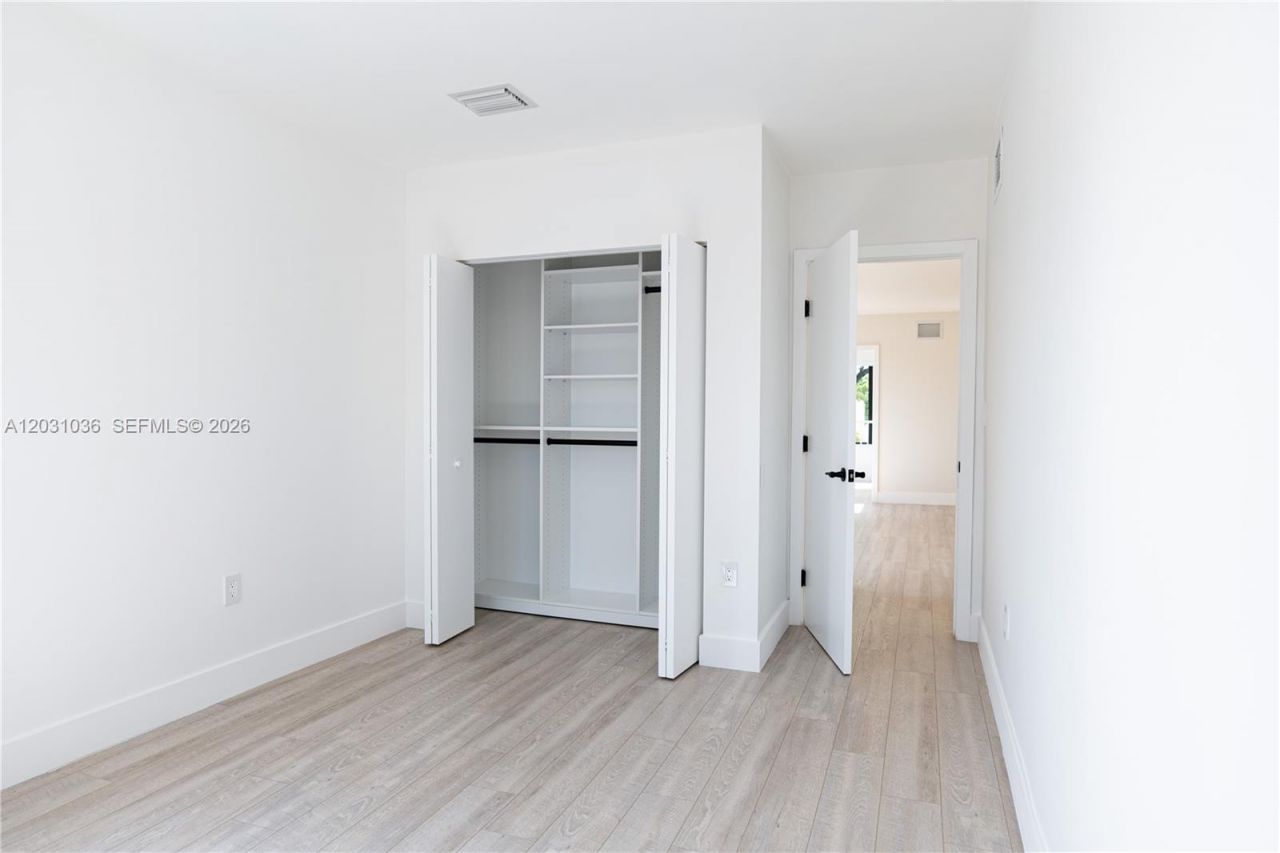 1721 SW 13th St , Unit 4, Miami, FL 33145 Photo
