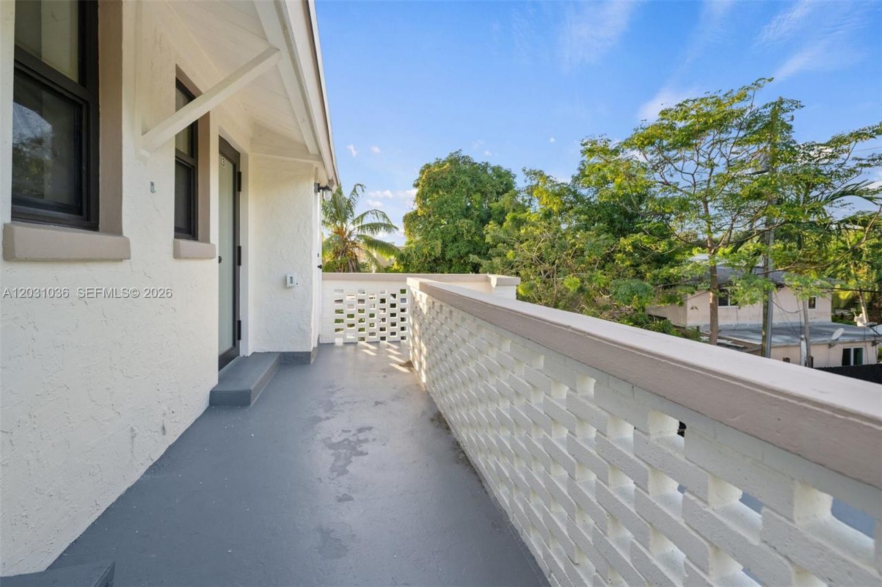 1721 SW 13th St , Unit 4, Miami, FL 33145 Photo