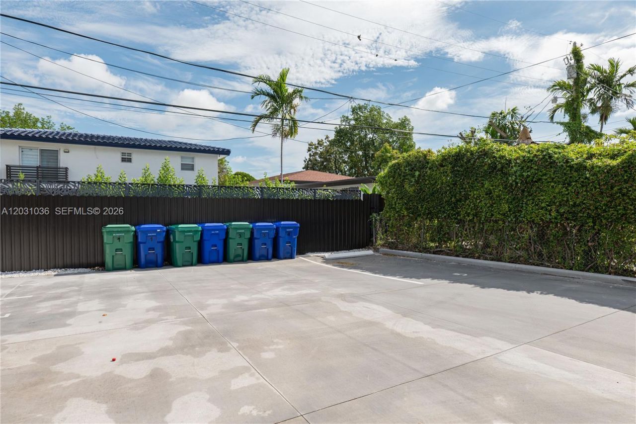 1721 SW 13th St , Unit 4, Miami, FL 33145 Photo
