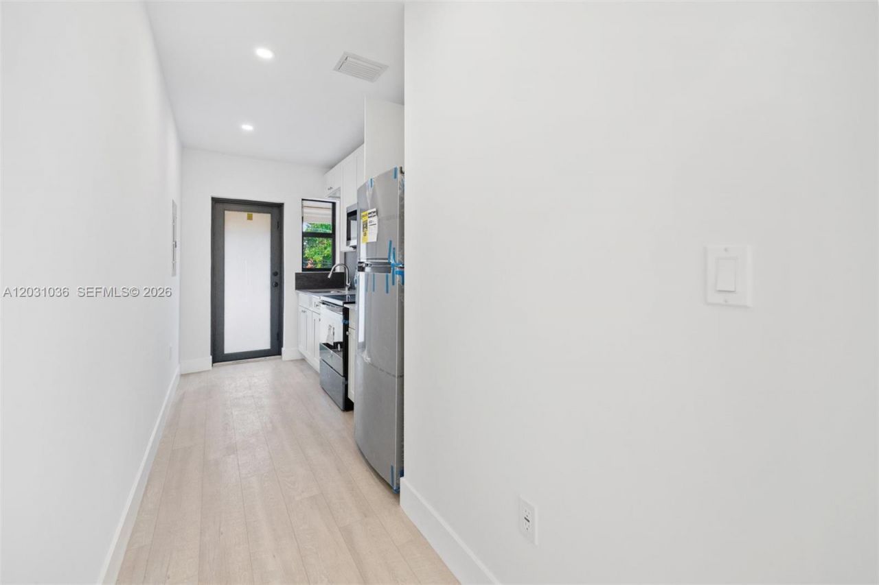 1721 SW 13th St , Unit 4, Miami, FL 33145 Photo