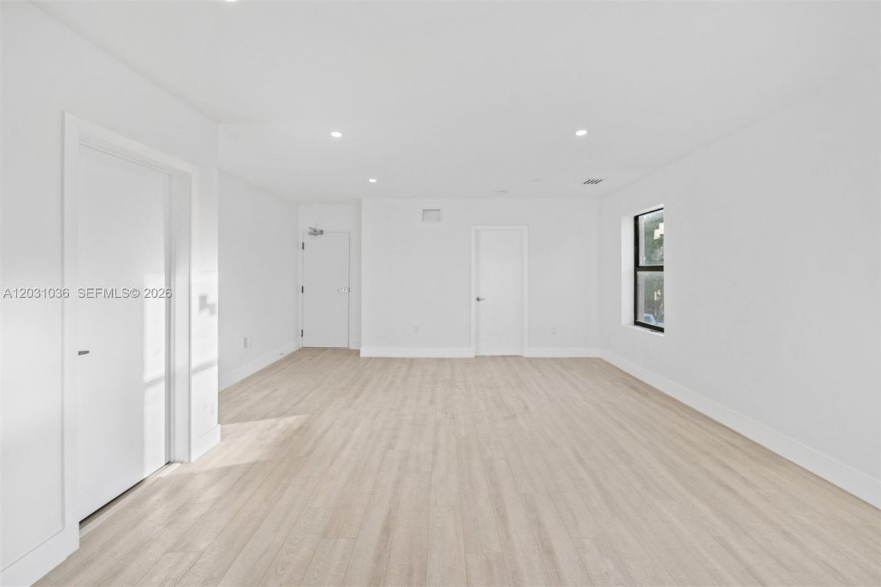 1721 SW 13th St , Unit 4, Miami, FL 33145 Photo