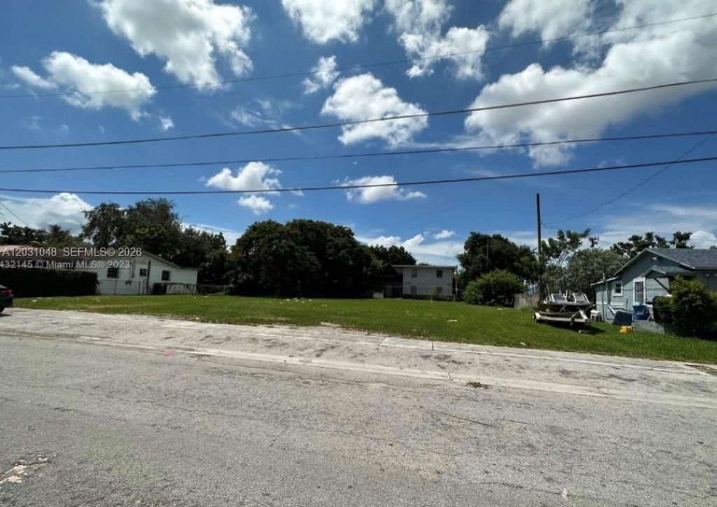1624 NW 60th St , Miami, FL 33142 Photo