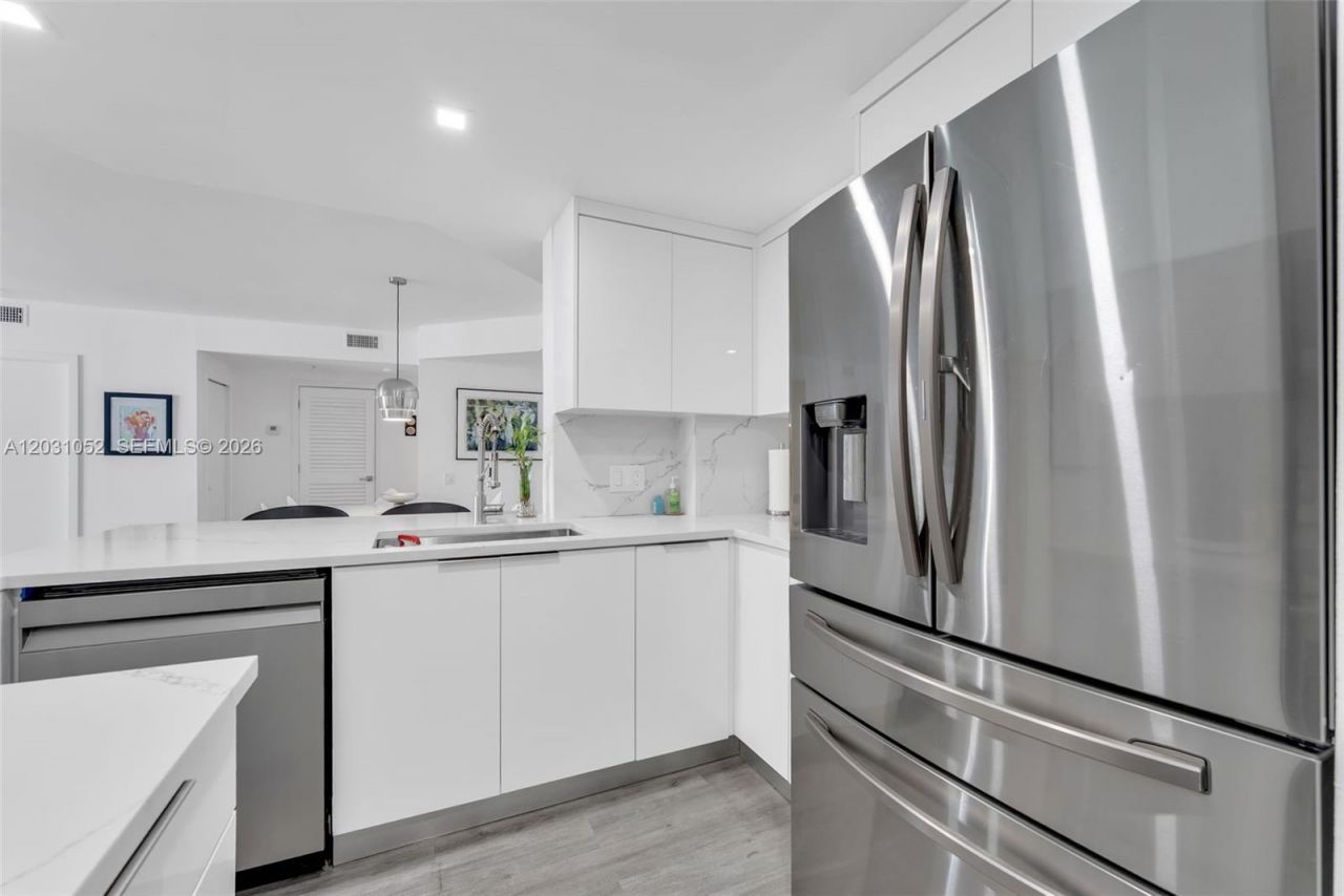 701 Brickell Key Blvd, Unit 1506, Miami, FL 33131 Photo