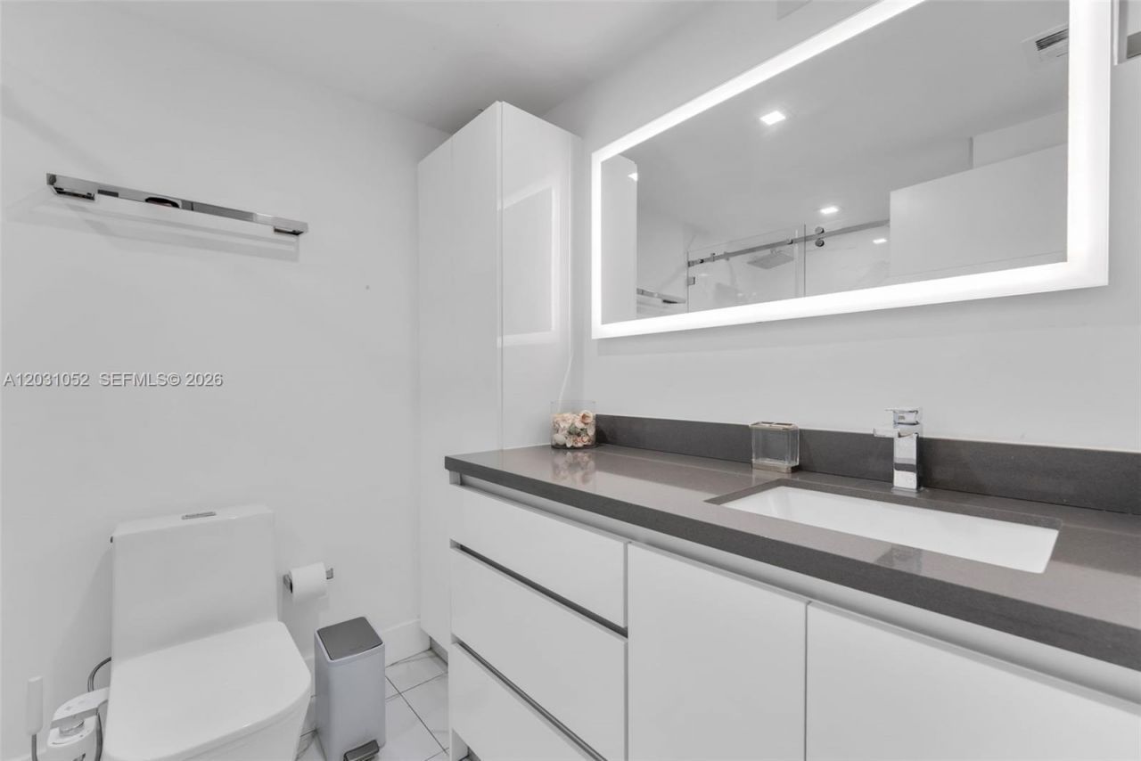 701 Brickell Key Blvd, Unit 1506, Miami, FL 33131 Photo