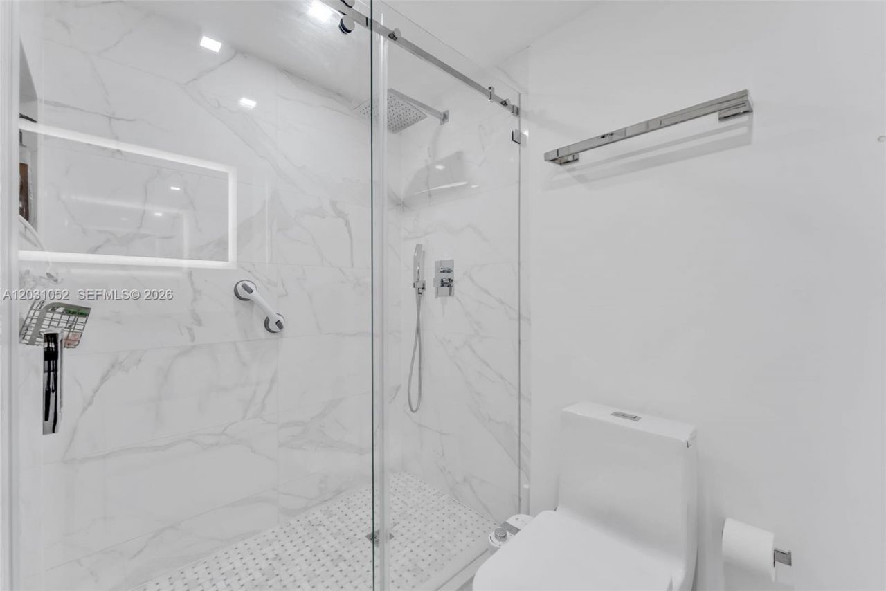 701 Brickell Key Blvd, Unit 1506, Miami, FL 33131 Photo