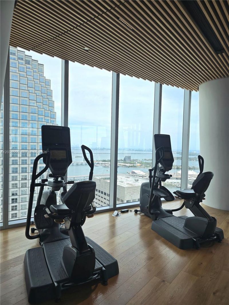300 Biscayne Blvd Way, Unit 2408W, Miami, FL 33131 Photo