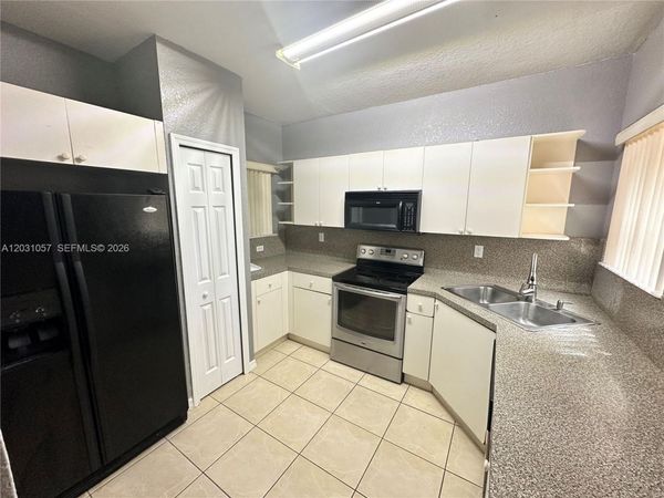 687 SW 10TH ST , Florida City, FL 33034