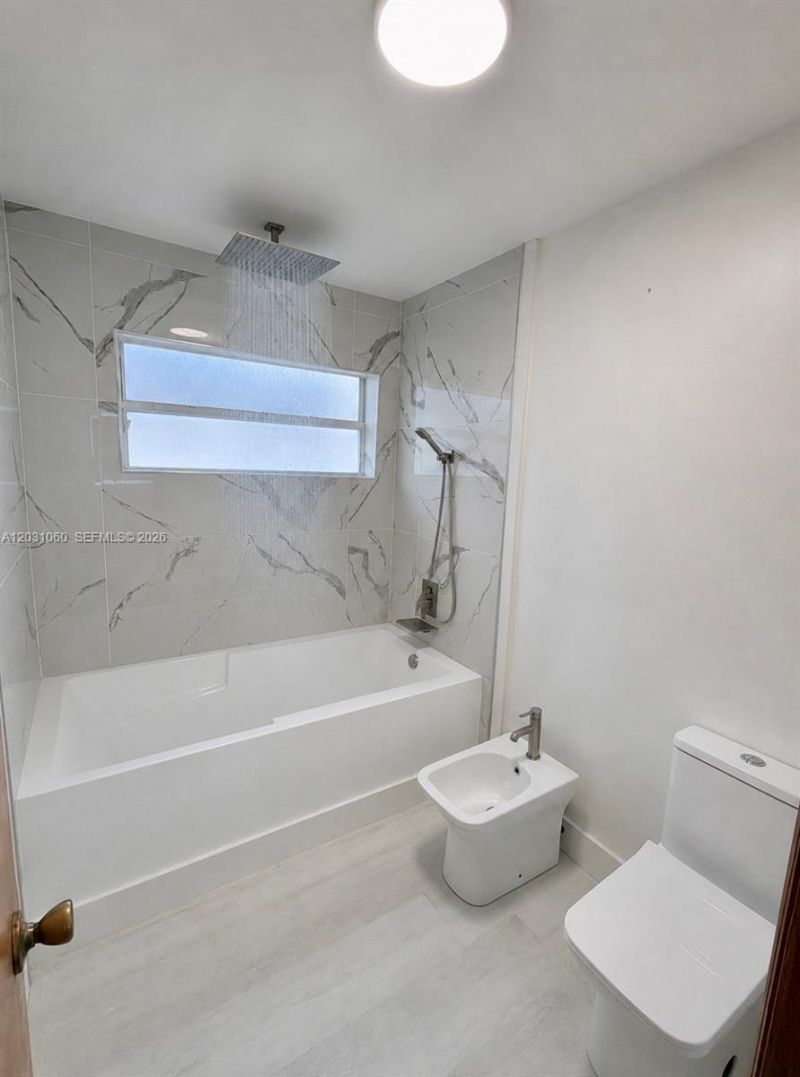 18145 NW 61st Ave , Hialeah, FL 33015 Photo