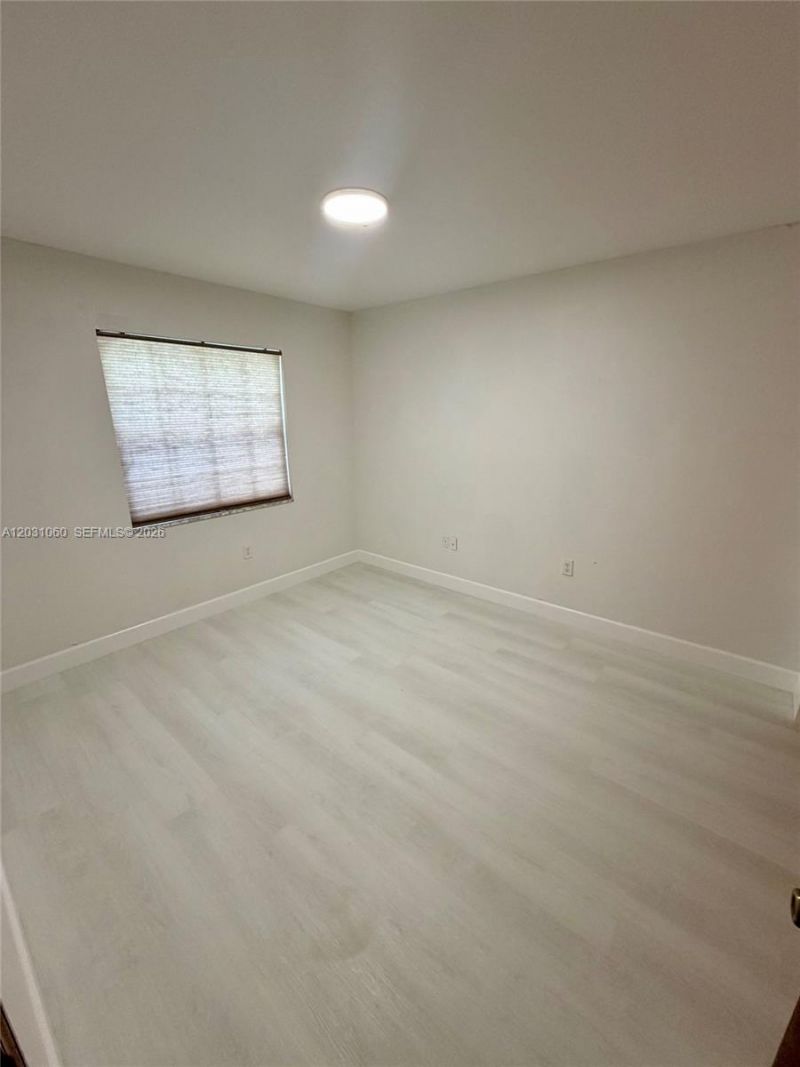 18145 NW 61st Ave , Hialeah, FL 33015 Photo
