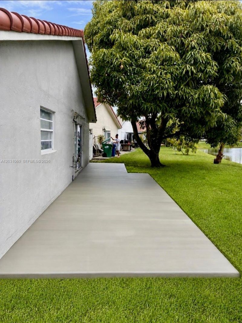18145 NW 61st Ave , Hialeah, FL 33015 Photo