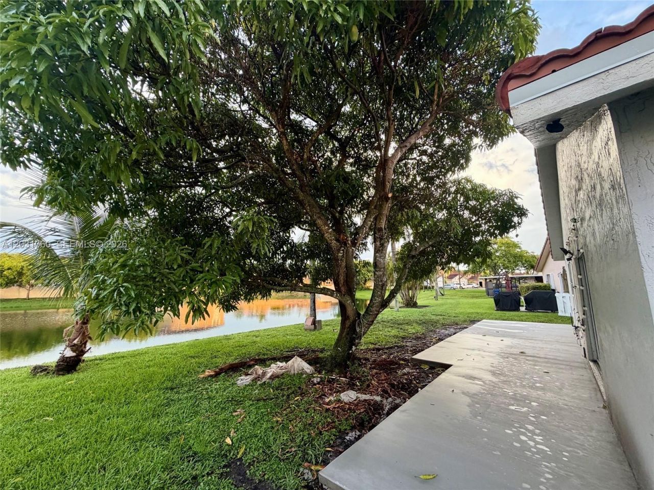 18145 NW 61st Ave , Hialeah, FL 33015 Photo