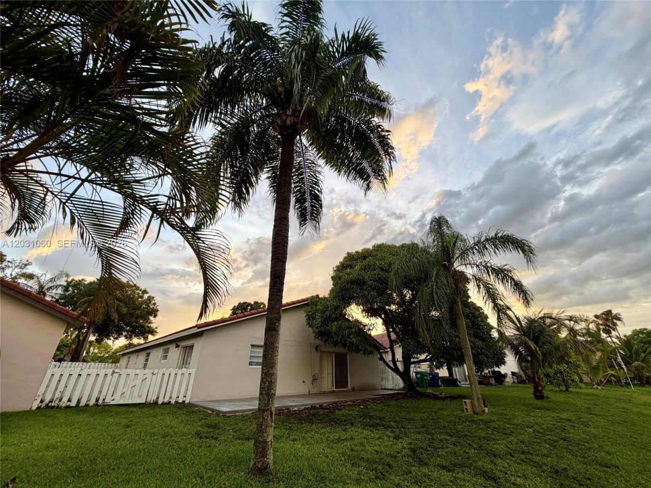18145 NW 61st Ave , Hialeah, FL 33015 Photo